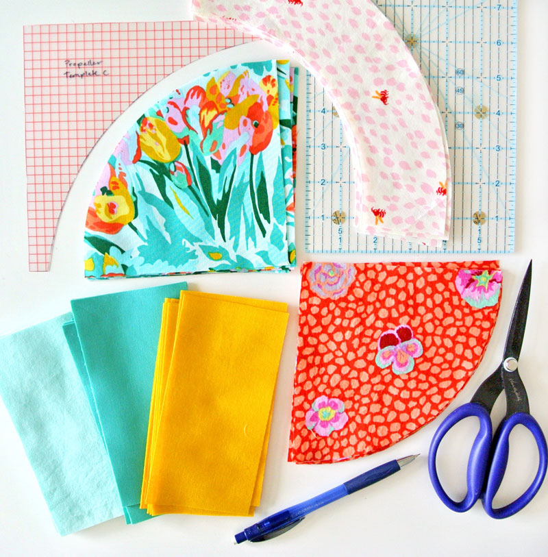 How to Cut Templates for Quilting: The Perfect Guide for Beginner Sewers | Suzy Quilts https://suzyquilts.com/how-to-cut-templates
