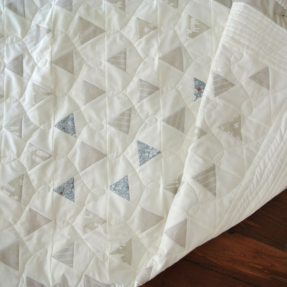 Neutral-triangle-quilt-pattern