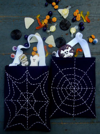 10 Creepy and Fun Halloween Sewing DIYs Suzy Quilts | Suzy Quilts https://suzyquilts.com/10-halloween-sewing-diys