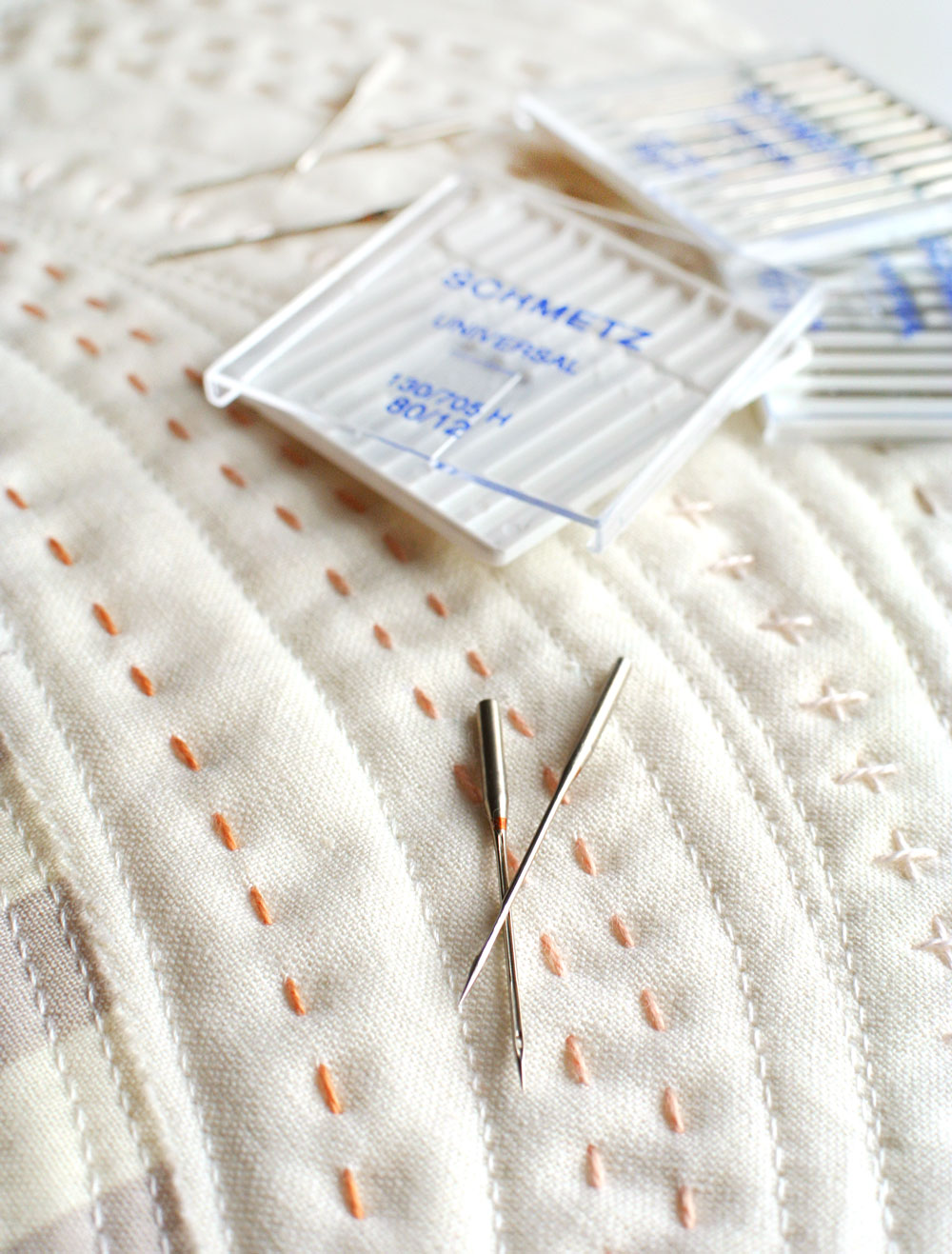 The Truth about Universal Needles... are They Really Universal? All you need to know about Universal Sewing Needles | Suzy Quilts https://suzyquilts.com/universal-needles