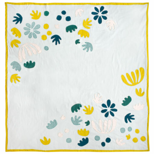 The Bohemian Garden quilt pattern includes instructions to make a wholecloth quilt including a step by step video tutorial