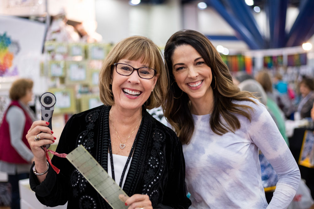 Get the inside scoop on the Houston Quilt Festival through interviews with leaders, crafters and teachers in our quilting community. In this episode I chat with Alex Anderson | suzyquilts.com
