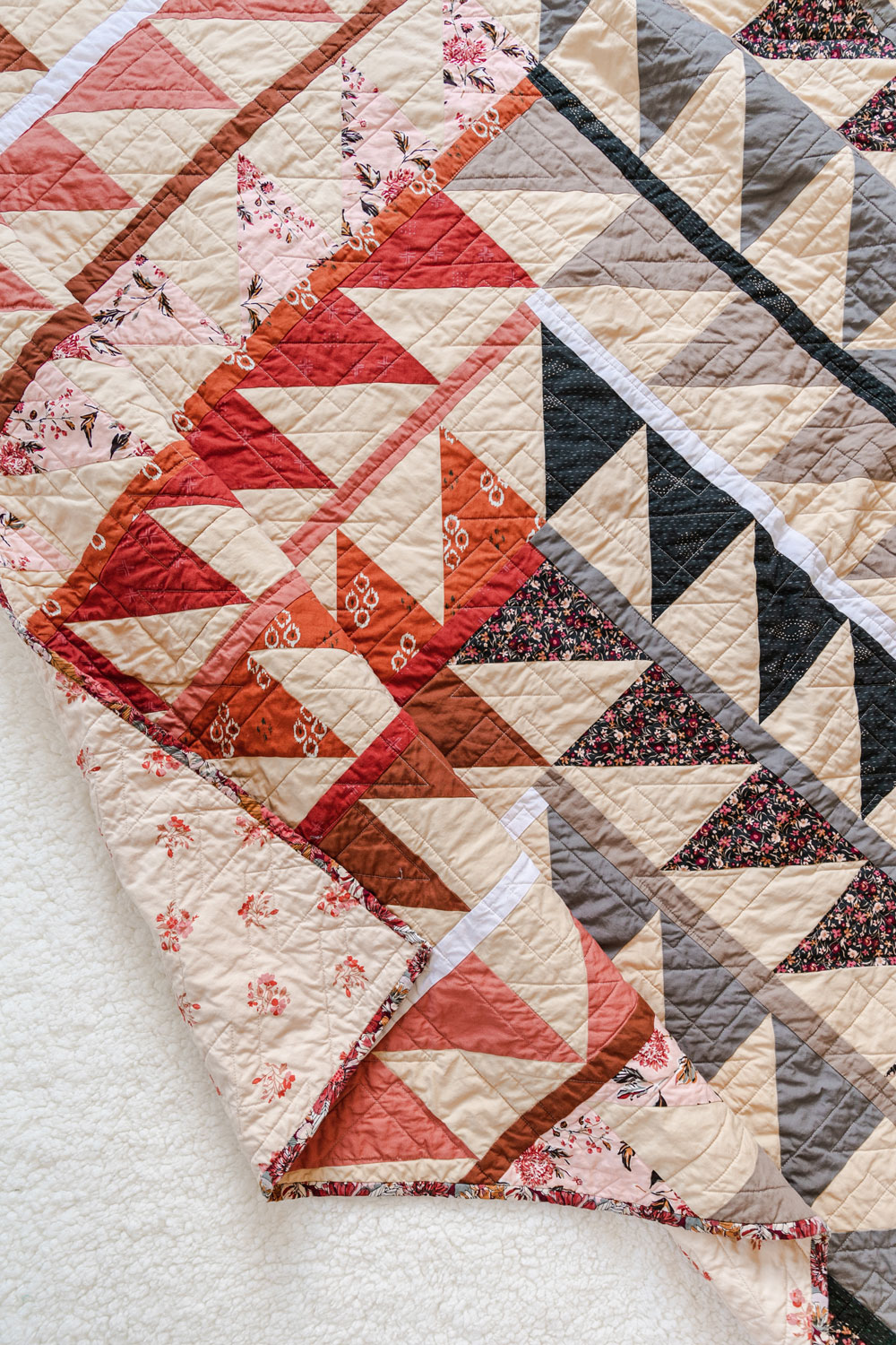 Join a fun sew along! It is easy to participate – all you need is the Gather quilt pattern so we make this quilt together! suzyquilts.com #quiltpattern #textiledesign