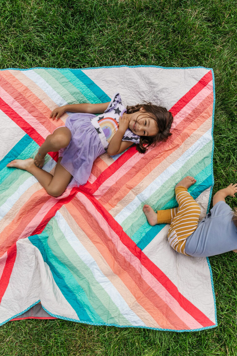How to Make a Modern Quillow (or Quilt Pillow Pocket) Suzy Quilts
