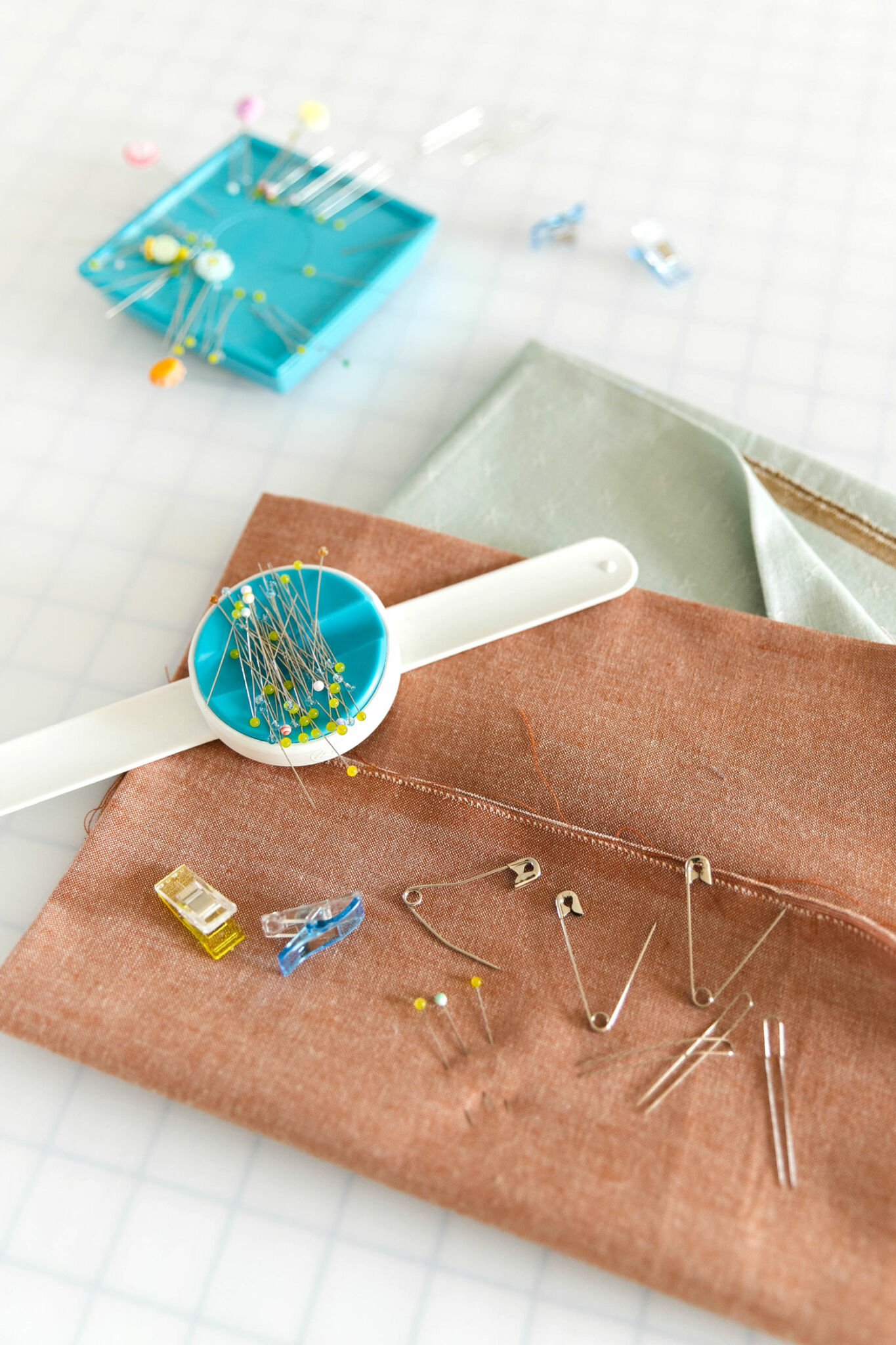 5 Minute Guide to Quilting Pins Suzy Quilts