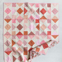 The Starling quilt pattern is Fat Quarter friendly and Layer Cake Friendly. suzyquilts.com
