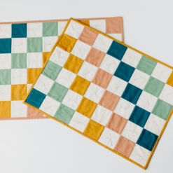 Trip Around the World Placemats tutorial | suzyquilts.com
