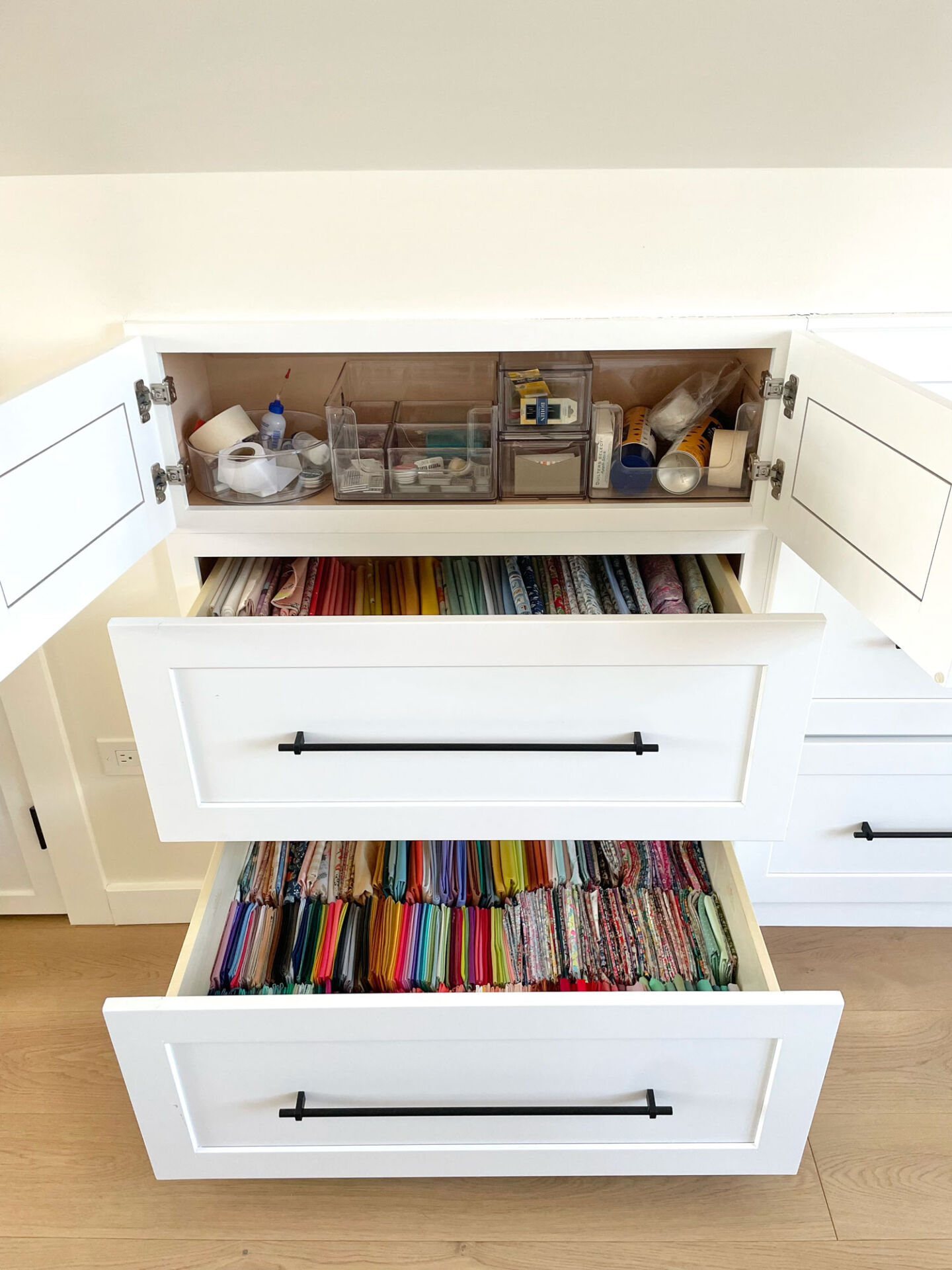 How I store fabric in my sewing room | suzyquilts.com How I store fabric in my sewing room | suzyquilts.com