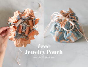 This step-by-step photo tutorial will show you how to make an easy jewelry pouch that can also be used to carry sewing notions! #quilting #sewingdiy suzyquilts.com