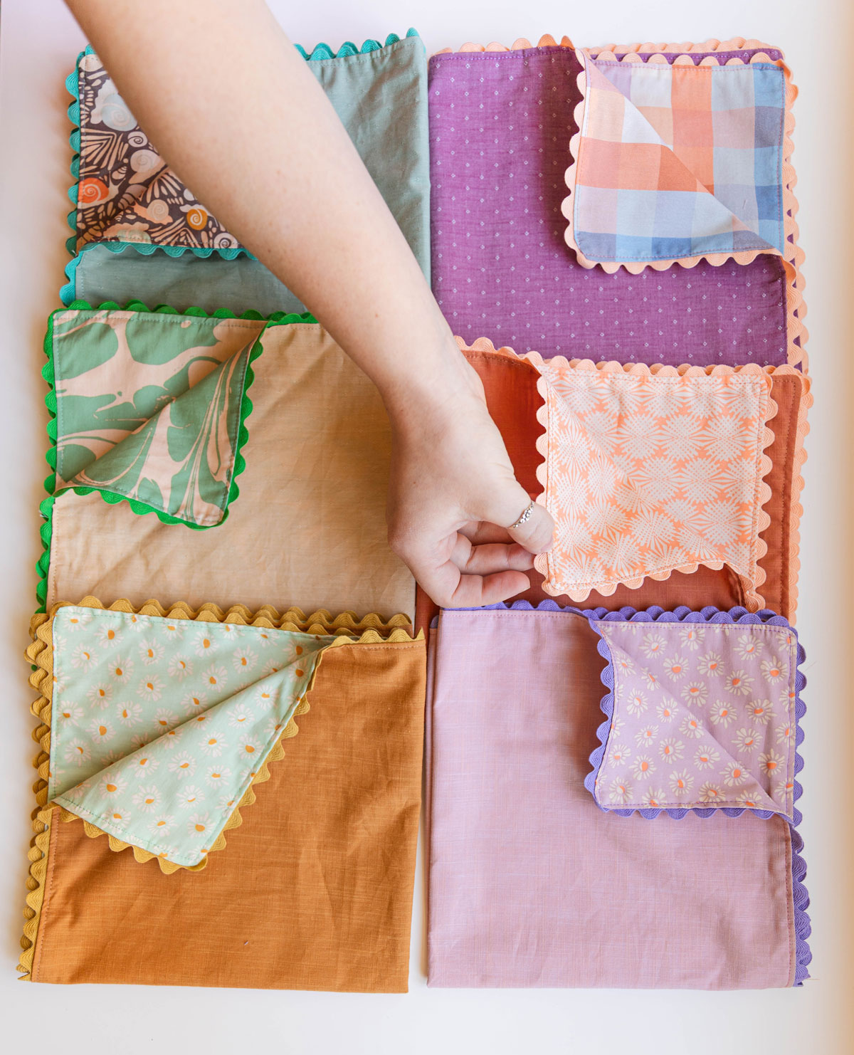 Ric rac napkins made using the Wildflower Wovens and Slow Summer collections by Suzy Quilts for Art Gallery Fabrics. #quilting #sewingdiy suzyquilts.com Ric rac napkins made using the Wildflower Wovens and Slow Summer collections by Suzy Quilts for Art Gallery Fabrics. #quilting #sewingdiy suzyquilts.com