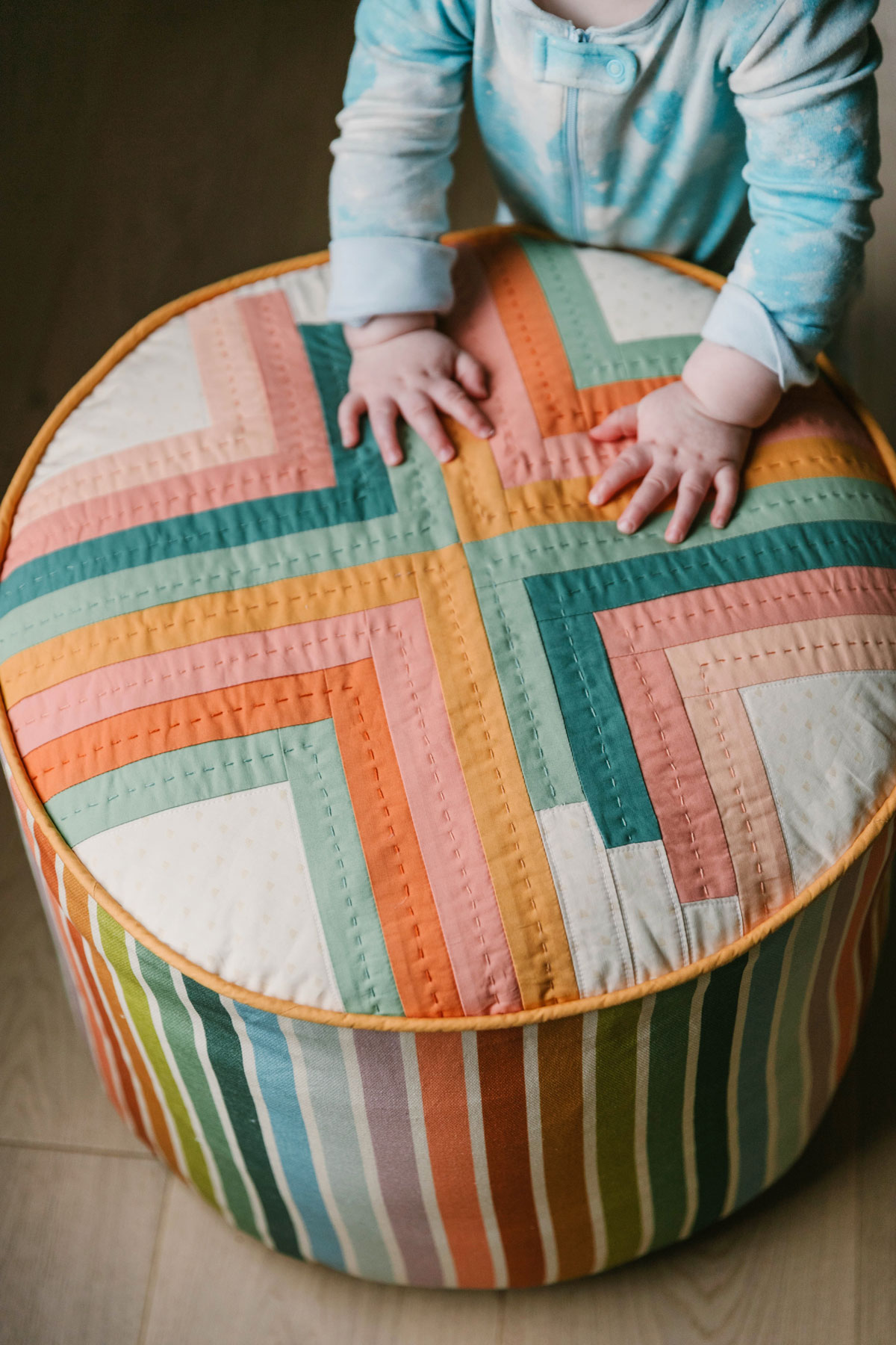 Free Floor Cushion Tutorial with the Sugar POP Quilt Pattern - Suzy Quilts, image size:1200x1800