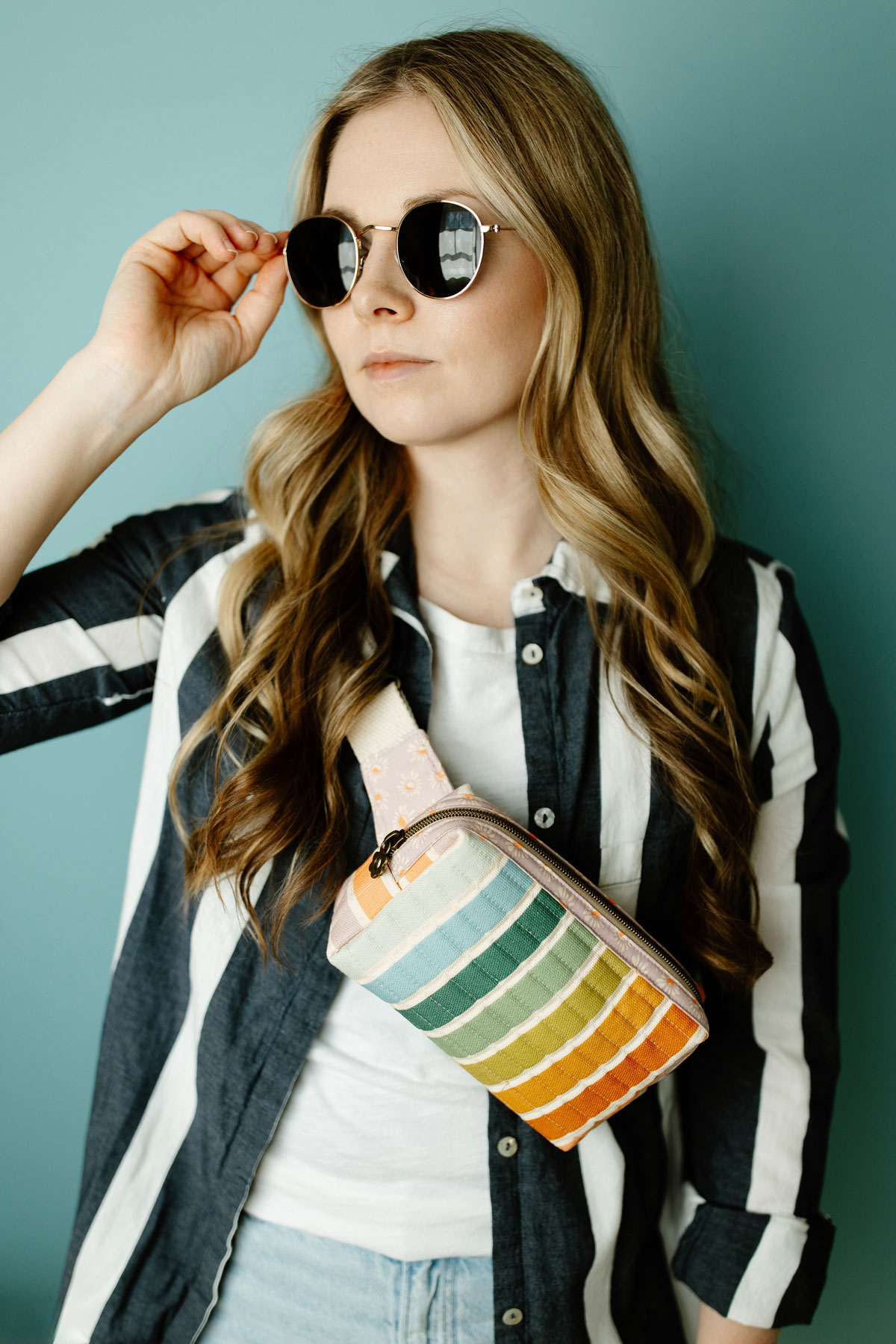 A bag made using striped canvas. #quilting #sewingdiy suzyquilts.com A bag made using striped canvas. #quilting #sewingdiy suzyquilts.com